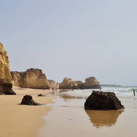 Vista Bonita With Views On The Ocean And The Hills بورتيماو